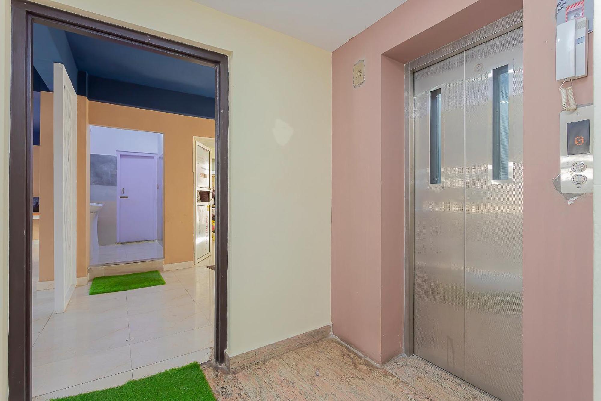 Oyo 798 Euphoria Inn Катманду Экстерьер фото