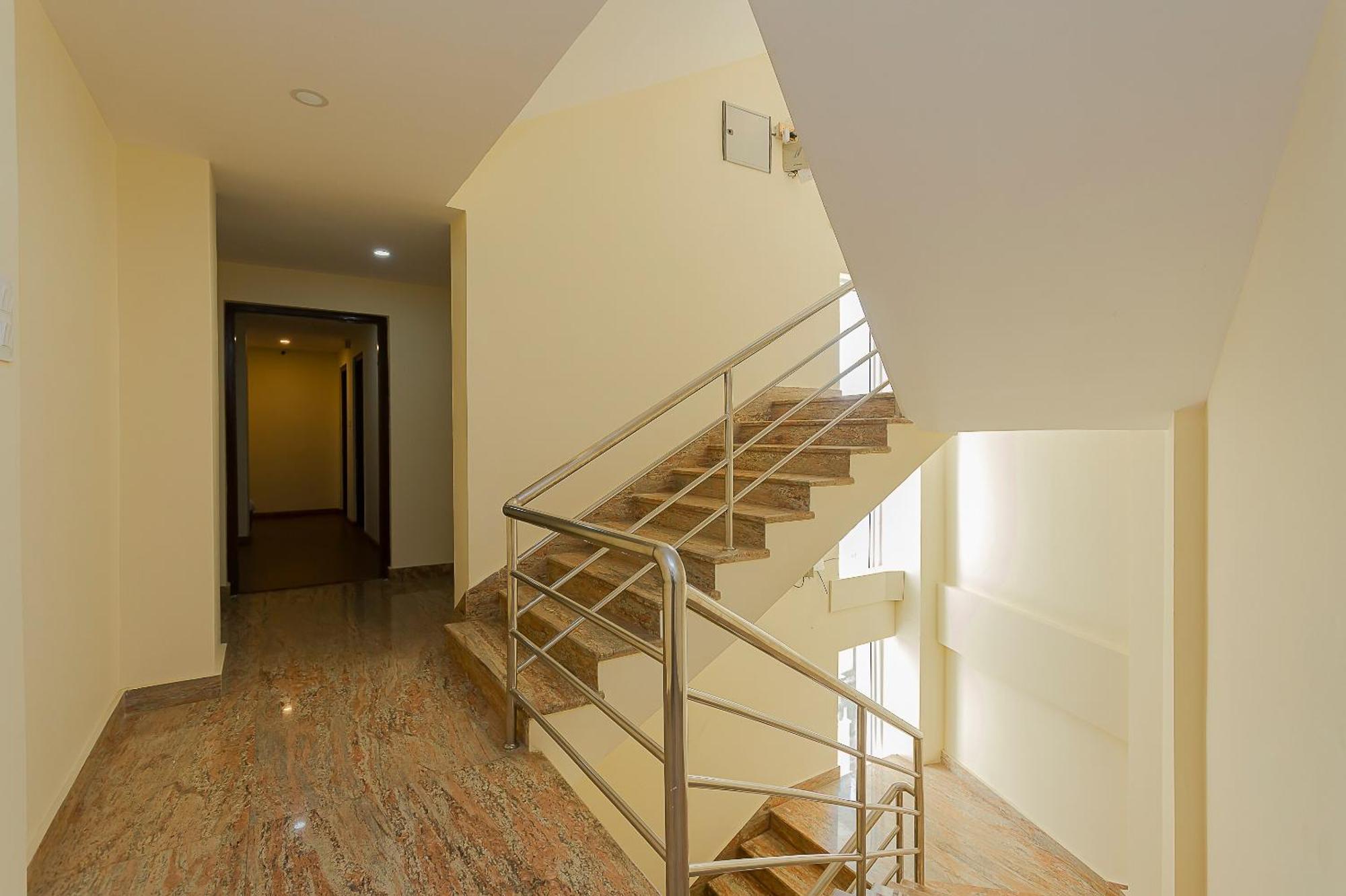 Oyo 798 Euphoria Inn Катманду Экстерьер фото