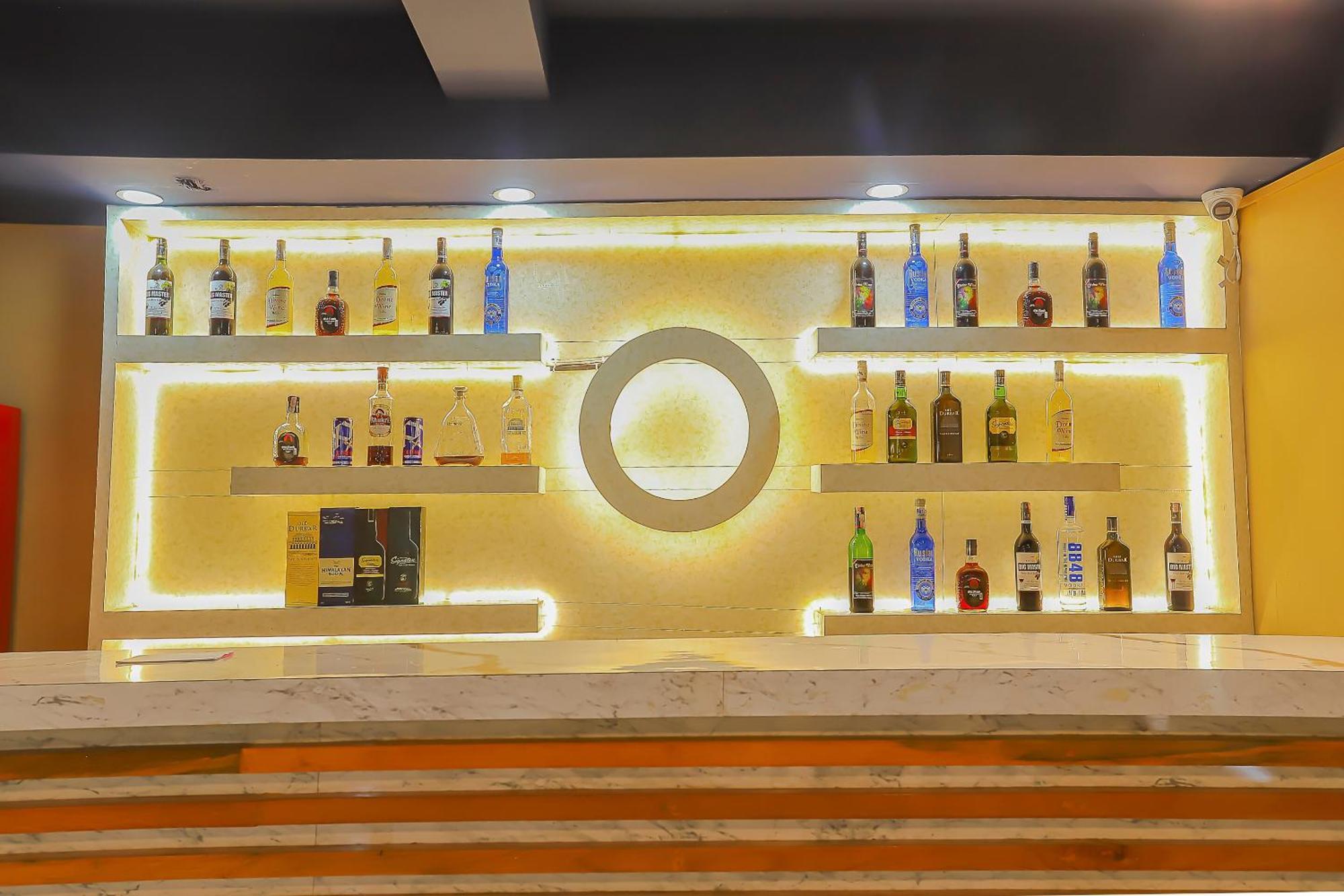 Oyo 798 Euphoria Inn Катманду Экстерьер фото