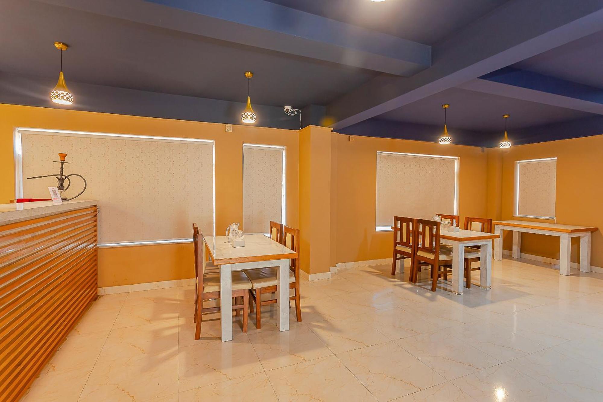 Oyo 798 Euphoria Inn Катманду Экстерьер фото