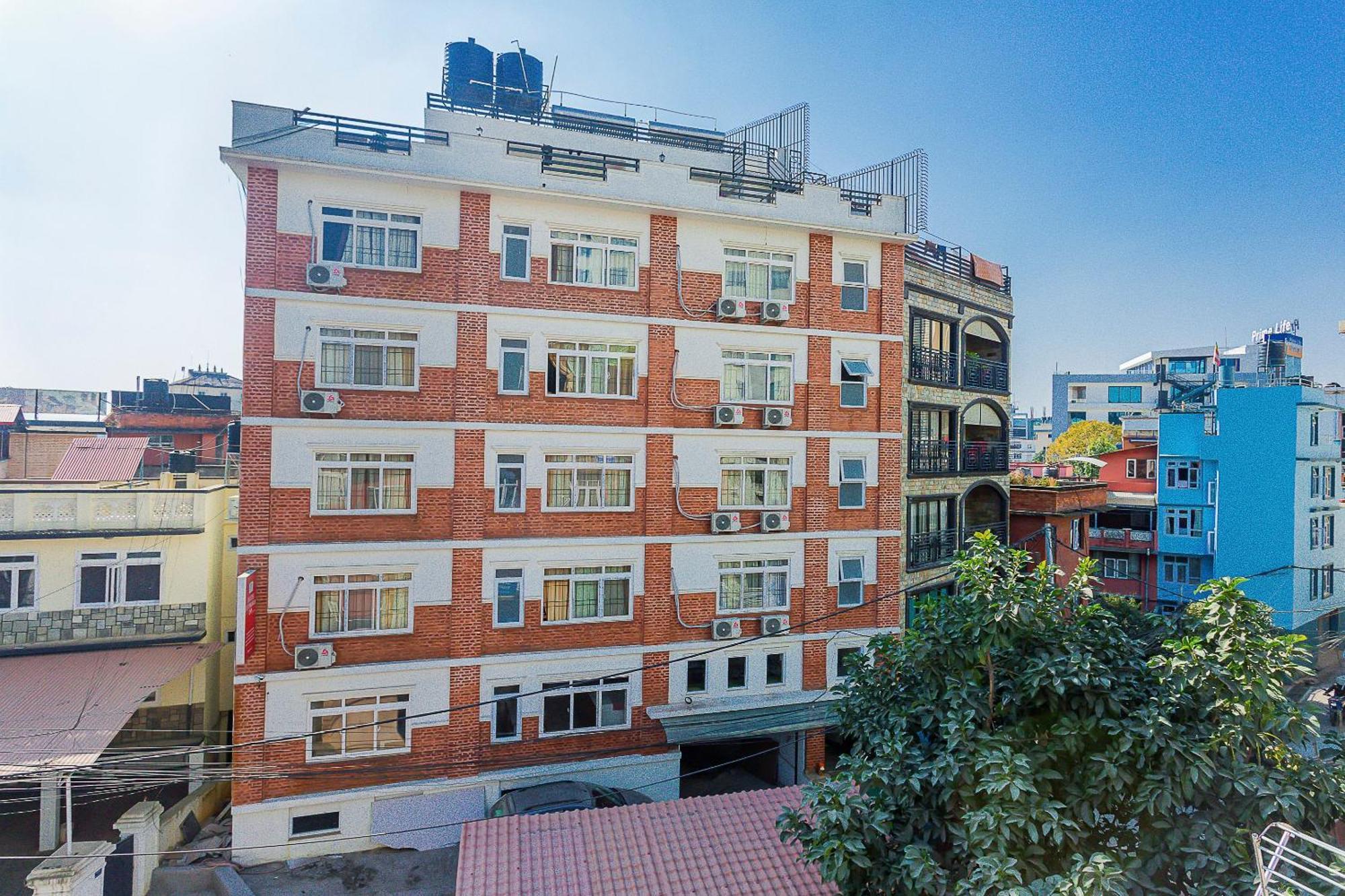 Oyo 798 Euphoria Inn Катманду Экстерьер фото